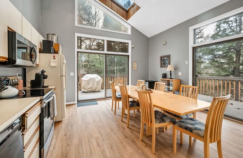Moultonborough House | Wildwood on Lake Winnipesaukee: Pet-Friendly Beach Retreat