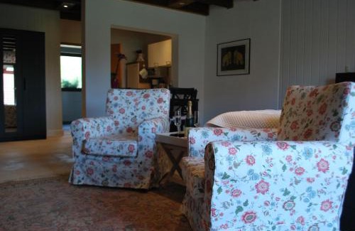 Markdorf Apartment | Experience Wile Away: Guest Rated 9.7 with Dining Options