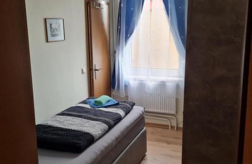 Ebergotzen Hotel | Welcoming Wilhelm Busch Stube: Family & Pet-Friendly Stay