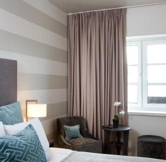 Tonsberg Hotel | Elegant Wilhelmsen House: 4-Star Comfort with Spa & Hot Tub