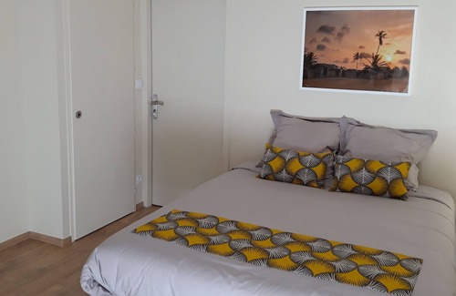 La Roche-sur-Yon Bed & Breakfast | WILL'HÔTE Room by the way