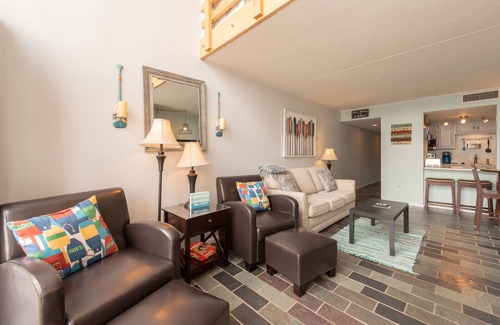 Thayerville Condo | Lakefront One Bedroom Condo with Cozy Fireplace & Pool