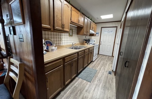 Hatteras Cottage | Discover Will's Hideaway: Secluded, Pet-Friendly Retreat