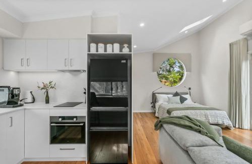 Nedlands Apartment | Guest Rated 10/10 - WILL56 Gumtree Studio Retreat