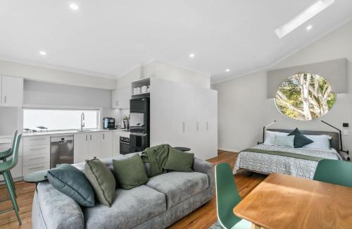 Nedlands Apartment | Guest Rated 10/10 - WILL56 Gumtree Studio Retreat
