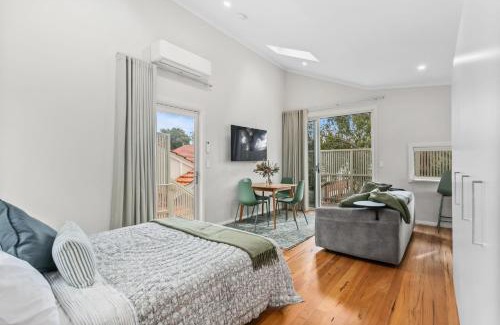 Nedlands Apartment | Guest Rated 10/10 - WILL56 Gumtree Studio Retreat
