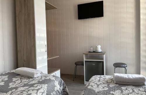 Grodek Nad Dunajcem House | Beautiful Willa Anna: Private Beach & Ocean Views Await