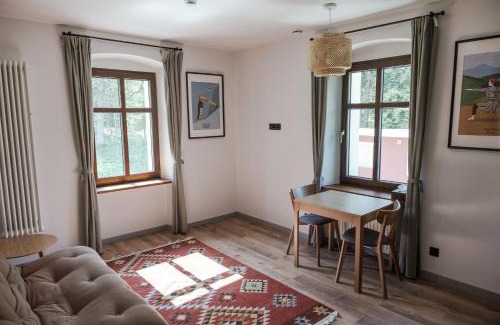 Ladek-Zdroj House | Willa Bywaj Zdrój: Perfect for Families and Pet Lovers