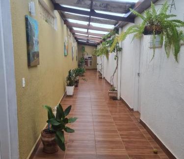 Valinhos House | Discover Willa Hala: Pet-Friendly Retreat with Fireplace