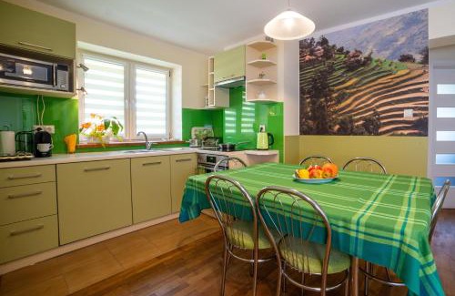 Zegiestozw Apartment | Discover Willa Janka: Oceanfront Escape with Spa & Hot Tub