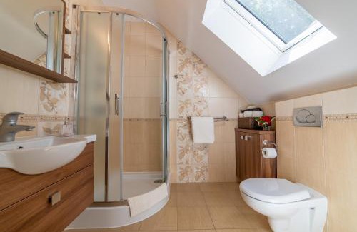 Zegiestozw Apartment | Discover Willa Janka: Oceanfront Escape with Spa & Hot Tub
