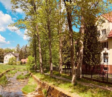 Duszniki Zdroj Villa | Willa Jarzębina: Family-Friendly Retreat with Pool Access