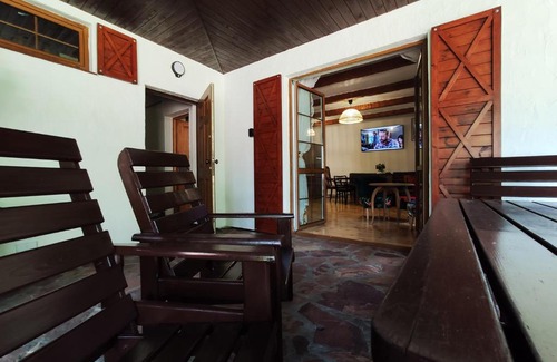 Kozin Villa | Willa Lichaczówka: Cozy Retreat with Kitchen Amenities
