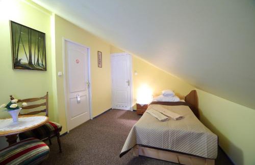 Miedzygorze Bed & Breakfast | Pet-Friendly Willa Millennium with Breakfast & Kitchenette