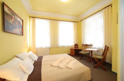 Miedzygorze Bed & Breakfast | Pet-Friendly Willa Millennium with Breakfast & Kitchenette