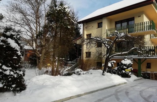 Piwniczna-Zdroj Bed & Breakfast | Pet-Friendly Willa Mirabelka: Rated 9/10 for Families