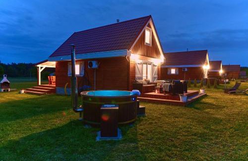 Olsztynek Bed & Breakfast | Willa Mycyny: Pet-Friendly Retreat with Hot Tub & Kitchen