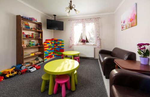Karwia House | Delightful Willa Nemo: Family-Friendly Retreat with High Ratings