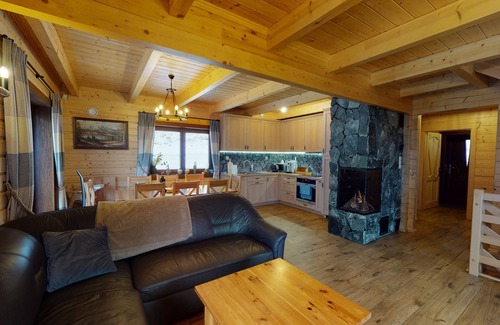 Miedzybrodzie Zywieckie Villa | Relaxing Retreat at Willa Pensjonat Bajka with Jacuzzi & Sauna
