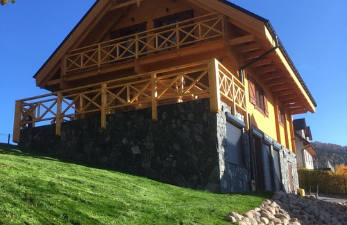 Miedzybrodzie Zywieckie Villa | Relaxing Retreat at Willa Pensjonat Bajka with Jacuzzi & Sauna