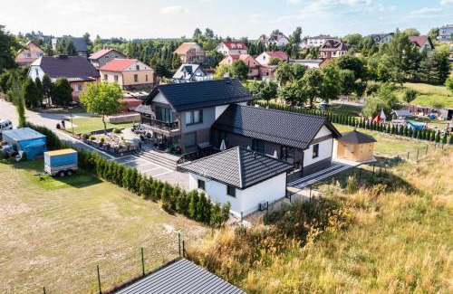 Podzamcze House | Explore Willa Pod Zamczyskiem: Top-Rated Pet Friendly Retreat