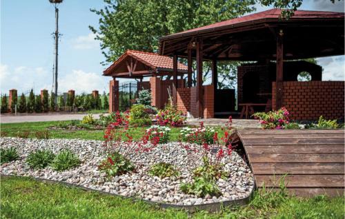 Goscino Apartment | Pet-Friendly Retreat at Willa Polanka - Rated 9/10