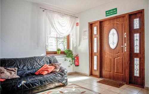 Goscino Apartment | Pet-Friendly Retreat at Willa Polanka - Rated 9/10