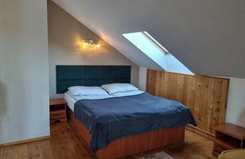 Bierutowice House | Willa Roża Wiatrów: Pet-Friendly Retreat with Pool Access