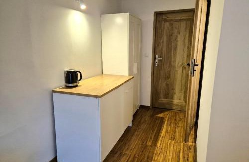 Bierutowice House | Willa Roża Wiatrów: Pet-Friendly Retreat with Pool Access