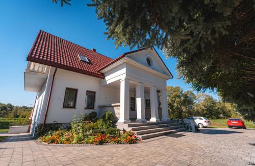 Drohiczyn Villa | Relax at Willa Tonkiele: Sauna & Hot Tub Retreat