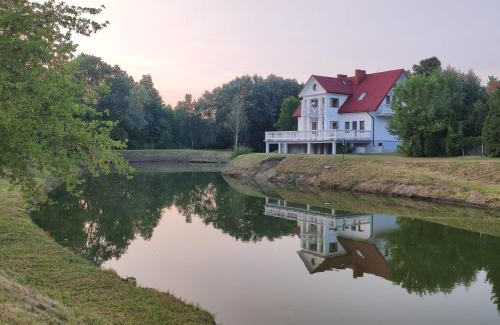 Drohiczyn Villa | Relax at Willa Tonkiele: Sauna & Hot Tub Retreat