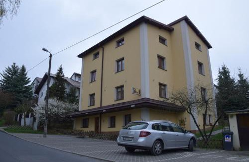 Lublin House | Pet-Friendly Getaway at Willa Urocza with Family Amenities