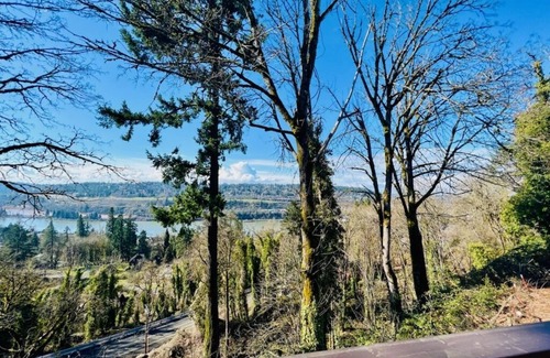 Marylhurst House | Experience Willamette River Overlook: Guest Rated 9.6/10