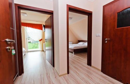 Czorsztyn Apartment | Seaside Serenity at Willapieninska: Pet-Friendly Retreat