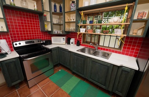 Tunapuna Bed & Breakfast | Inviting Willard's Bed and Breakfast: Family-Friendly Getaway