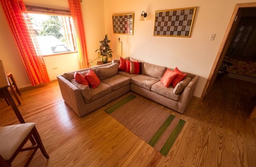 Tunapuna Bed & Breakfast | Inviting Willard's Bed and Breakfast: Family-Friendly Getaway