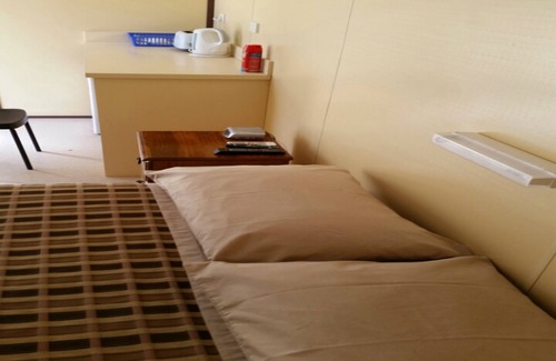 William Creek Cabin | Comfortable Stay at William Creek Camp Ground & Units