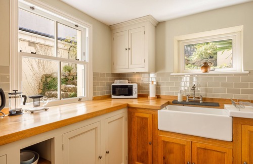 Chagford Apartment | William's Nest - Period Gem with Garden & Terrace
