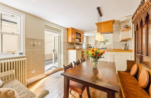 Chagford Apartment | William's Nest - Period Gem with Garden & Terrace