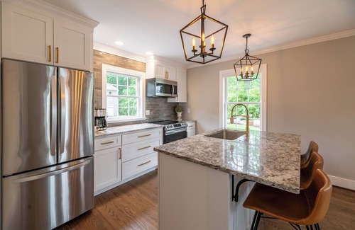 Belleview Cottage | Cozy Williamsburg Riverview Cottage with York River Access