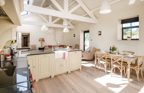 Slaggyford Cottage | Explore Williamston Cowshed: Ideal Family Getaway for 6