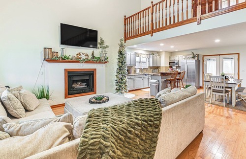 Williamstown House | Guest Rated 10/10: Williamstown Retreat with Pool & Spa