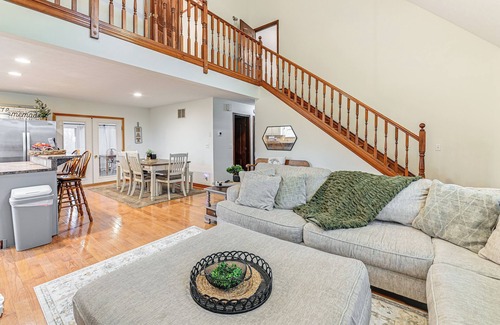 Williamstown House | Guest Rated 10/10: Williamstown Retreat with Pool & Spa