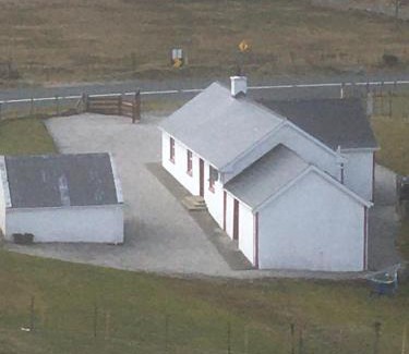 Fintown House | Willies Cottage: Family-Friendly Retreat with Perfect Ratings