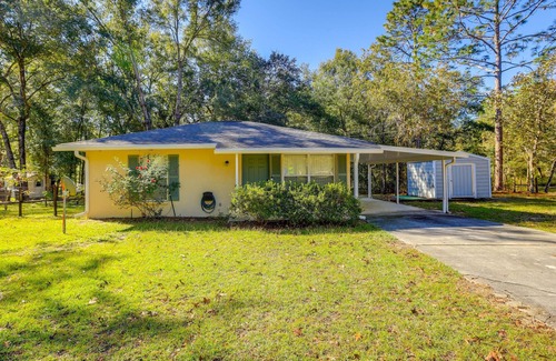 Williston Highlands House | Charming Williston Home with Spa, Yard & Near Devil’s Den