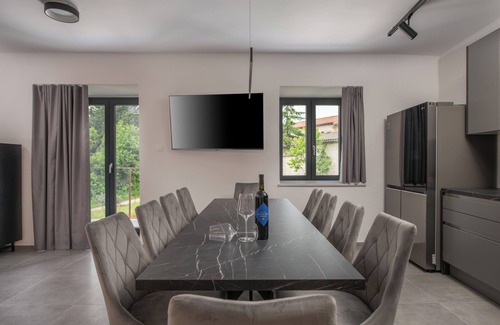 Pican Cabin | Discover Villa Nene: Your Ultimate Dream Vacation Spot