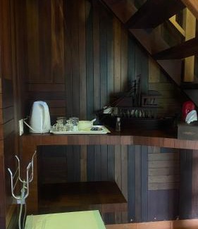 Kannur House | Relax at Willo Stays: The Metro Landsend Beach Resort