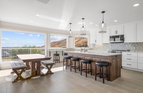 Richland House | Willow - 5 Bedroom 5 Bathroom-Private Hilltop Home