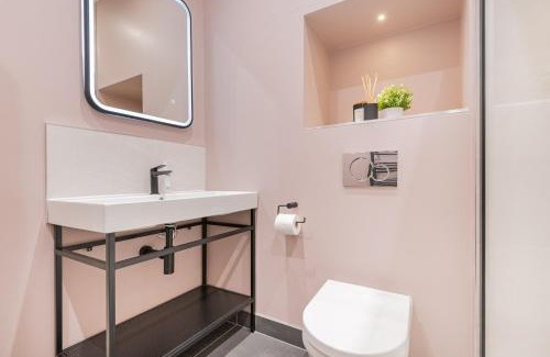 Kendal Apartment | Inviting Willow: A Rustic Retreat for Families, Rated 9.8