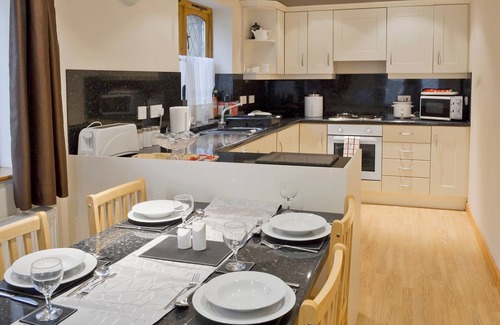 Mappleton Cottage | Comfortable 2-Bedroom Getaway in Atwick near Hornsea
